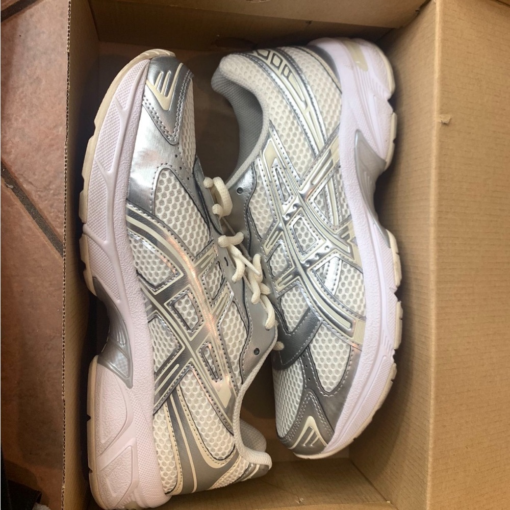 ASICS creams pure silver 1130